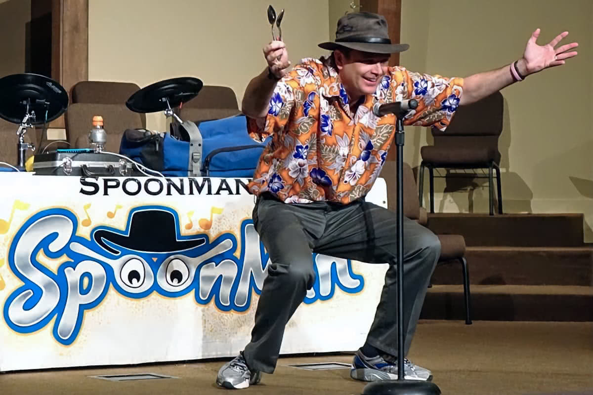 spoon man performing spoon man performing